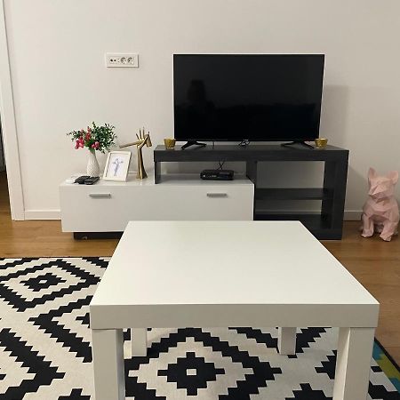 Neva Apartment Belgrado Buitenkant foto